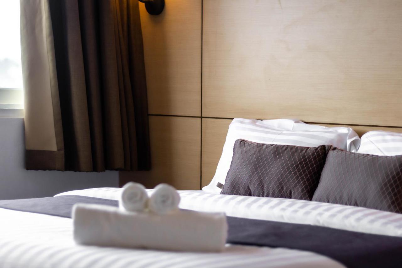 Montree Phuket Hotel, Sha Extra Plus Exterior foto