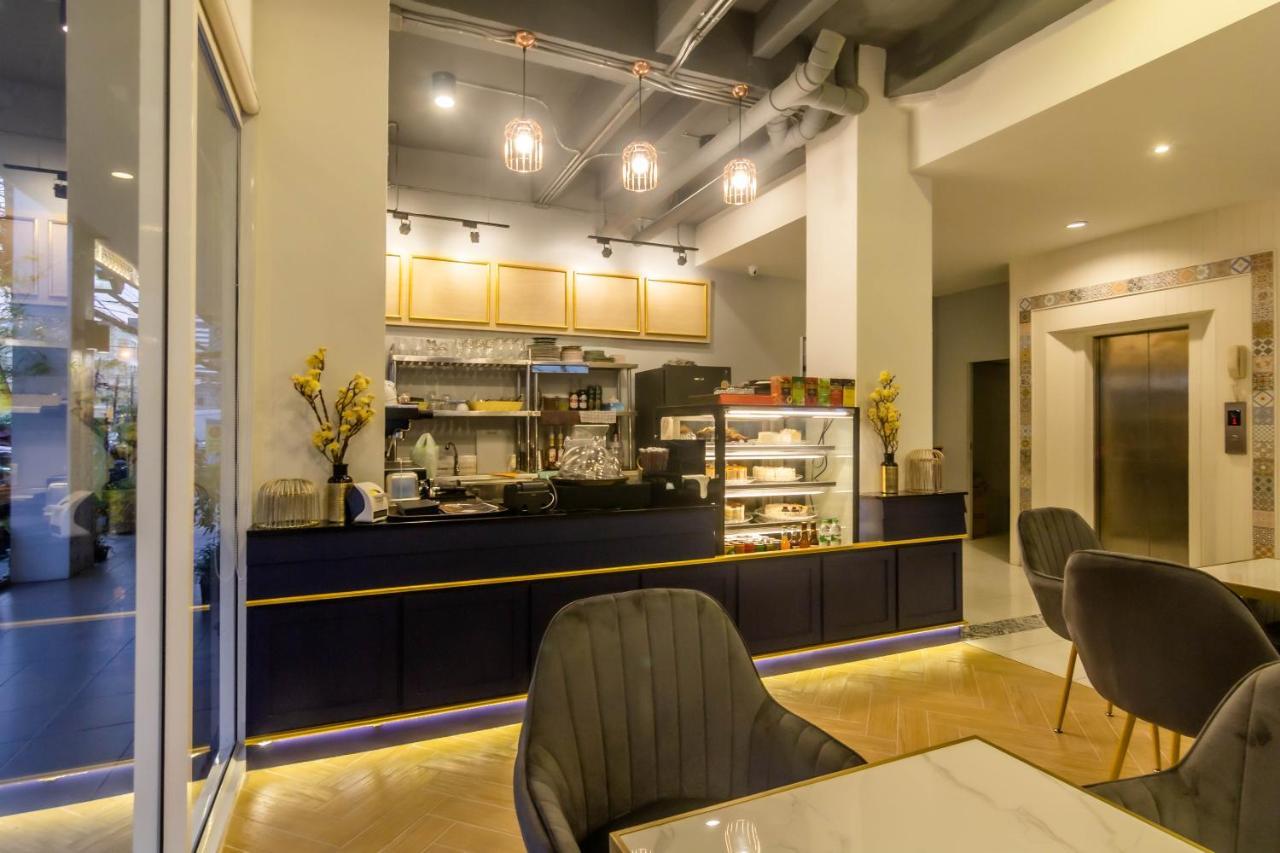 Montree Phuket Hotel, Sha Extra Plus Exterior foto