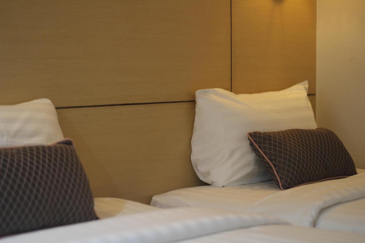 Montree Phuket Hotel, Sha Extra Plus Exterior foto