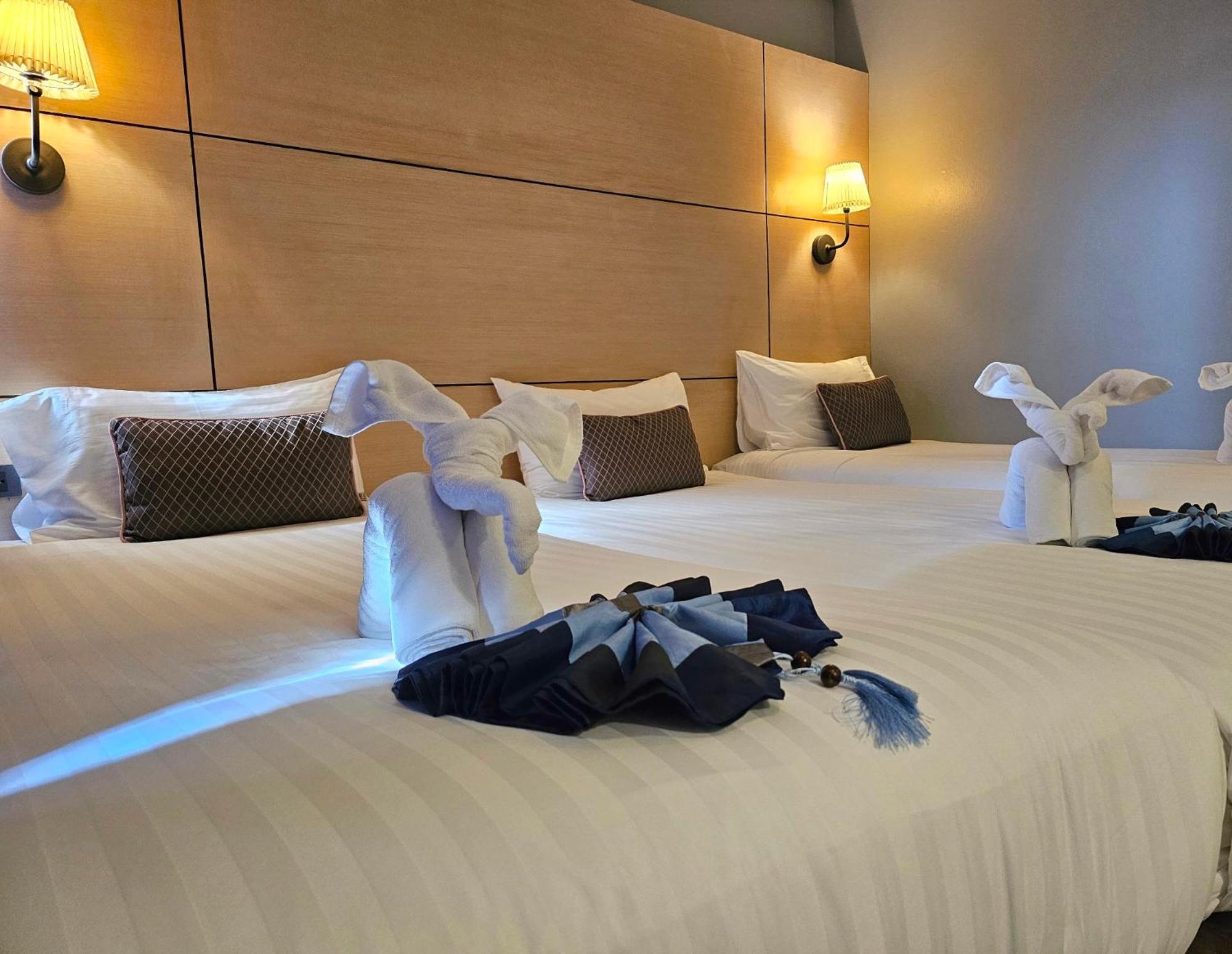 Montree Phuket Hotel, Sha Extra Plus Exterior foto