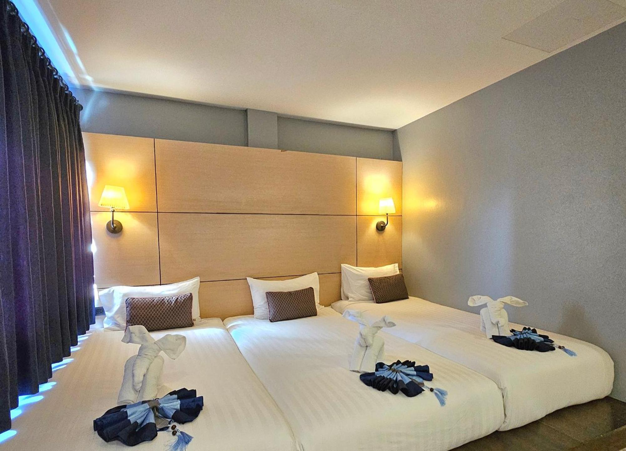 Montree Phuket Hotel, Sha Extra Plus Exterior foto