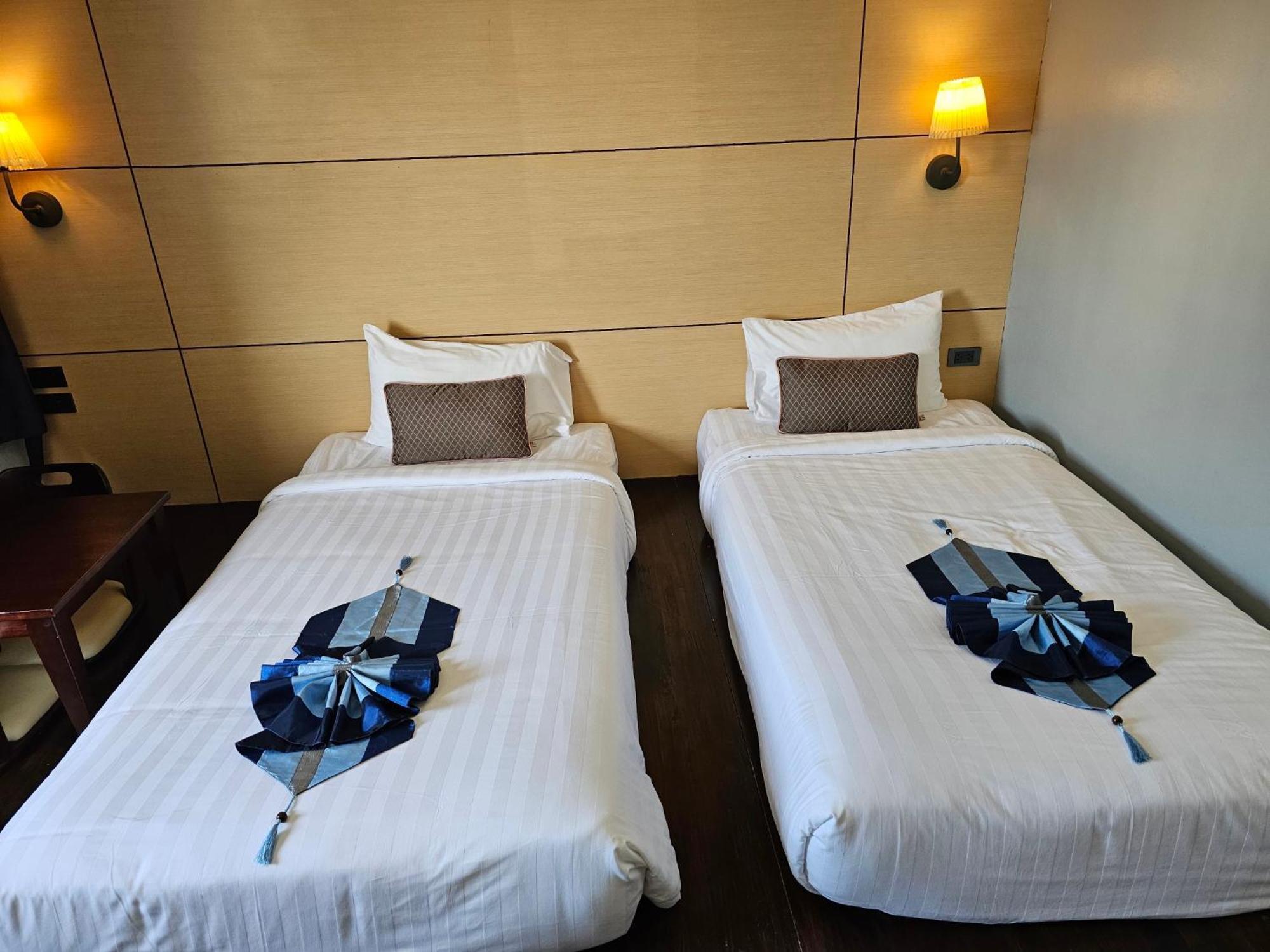 Montree Phuket Hotel, Sha Extra Plus Exterior foto