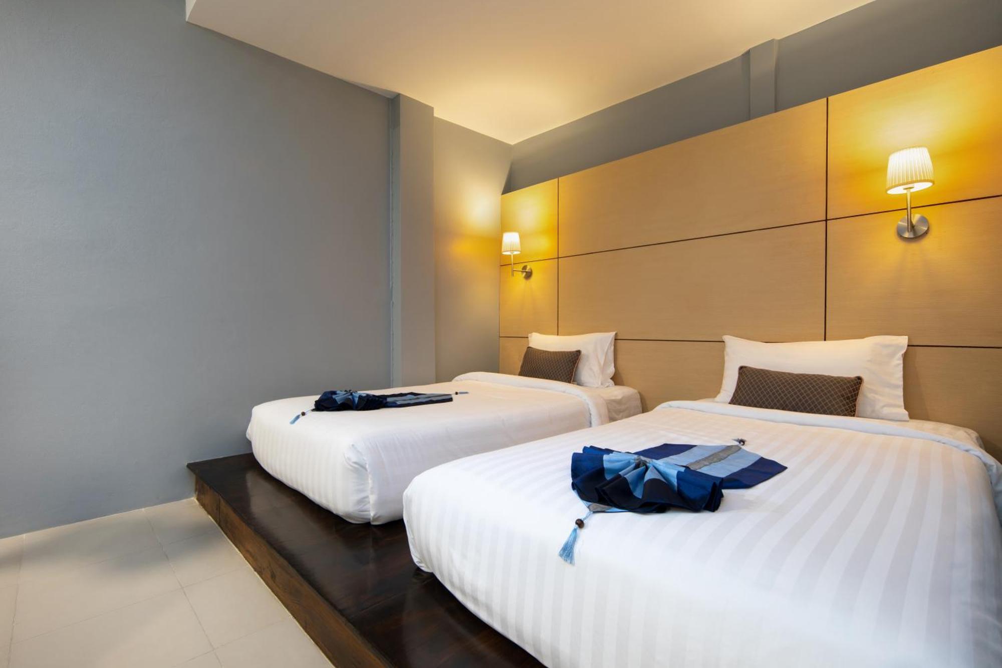 Montree Phuket Hotel, Sha Extra Plus Exterior foto