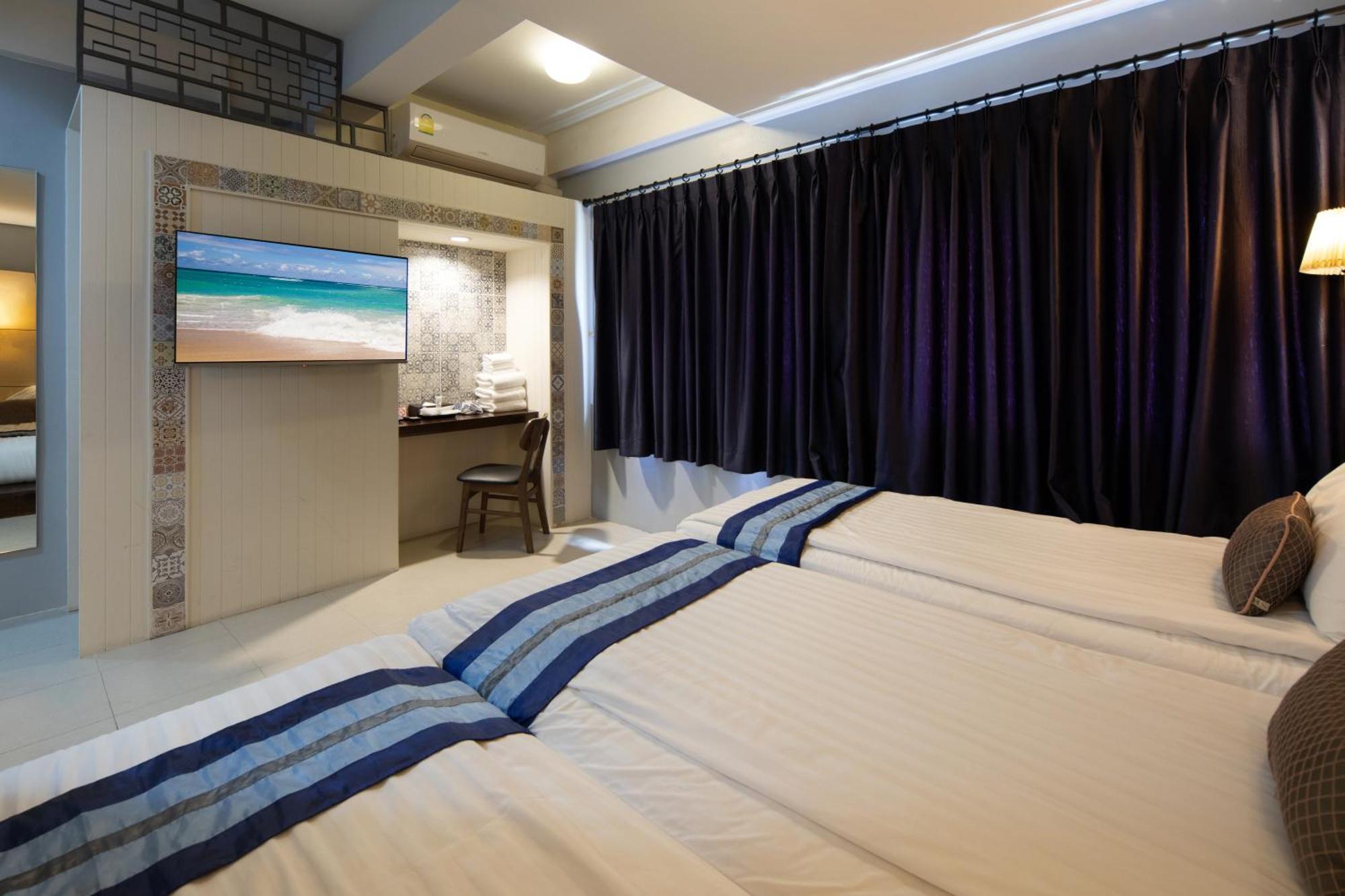 Montree Phuket Hotel, Sha Extra Plus Exterior foto