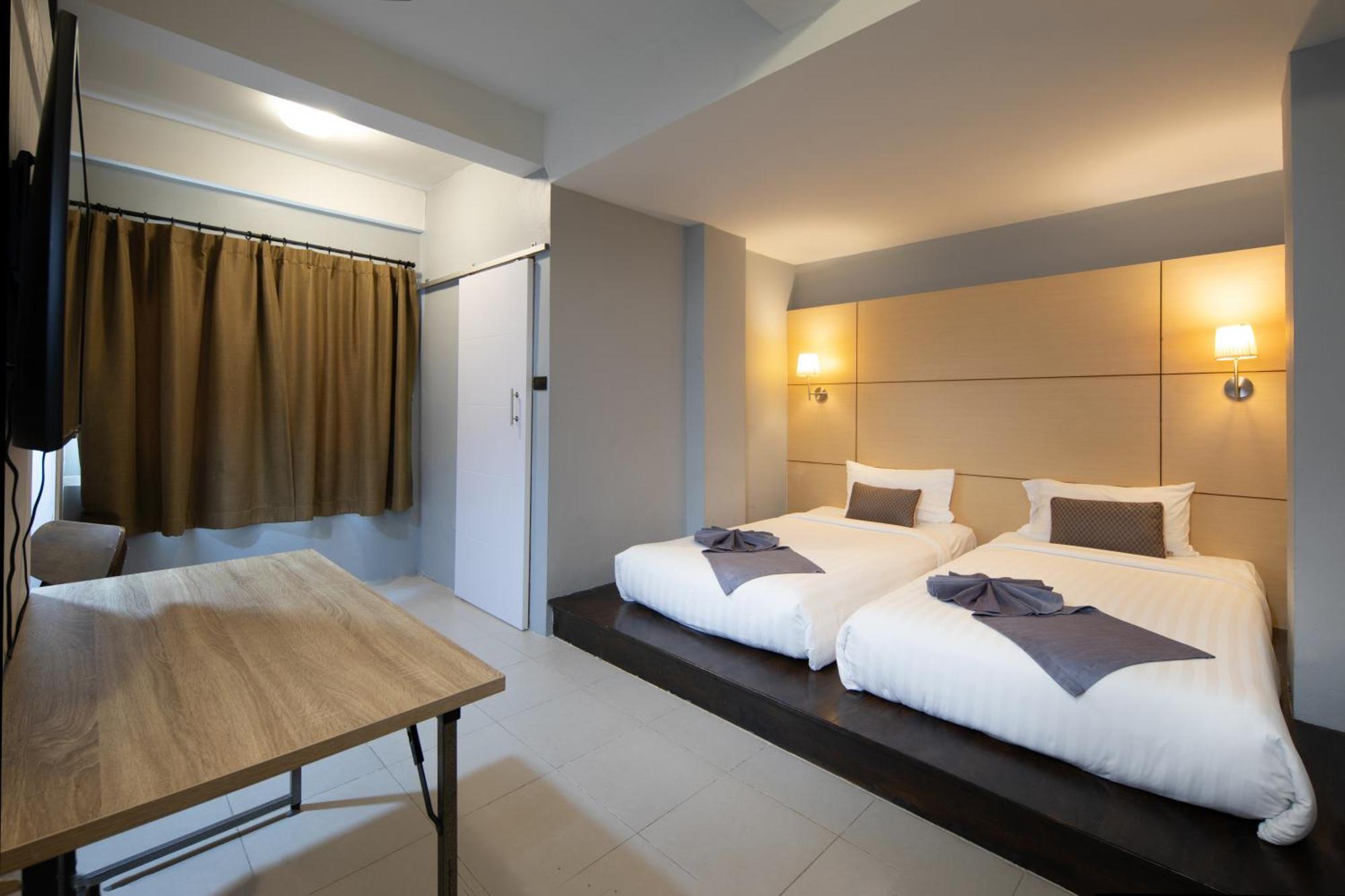 Montree Phuket Hotel, Sha Extra Plus Exterior foto