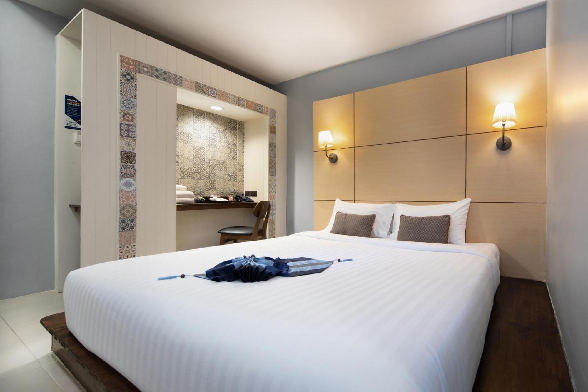 Montree Phuket Hotel, Sha Extra Plus Exterior foto